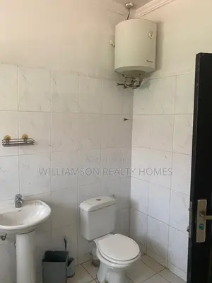5bdrm House in Community 18, Spintex for rent