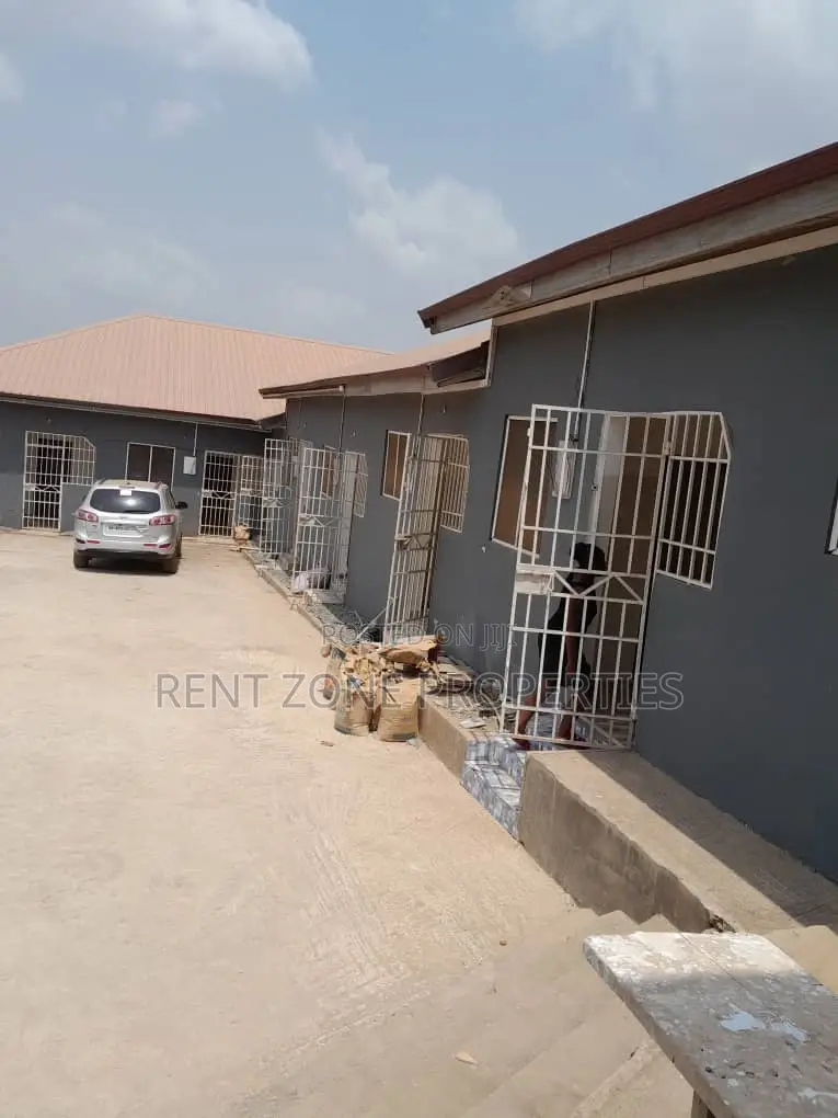 1bdrm Apartment in Ofankor for rent