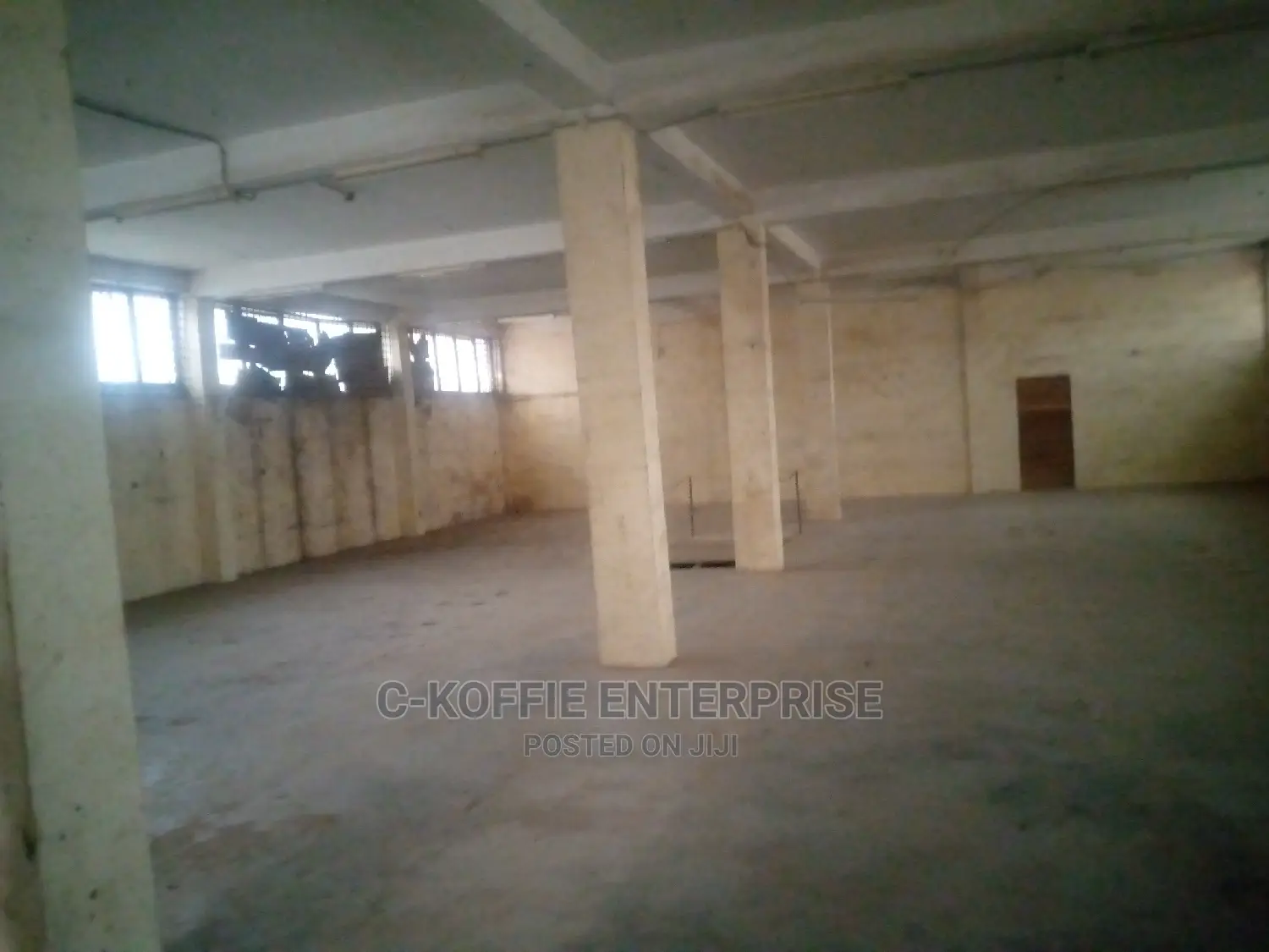 350 Sqm Warehouse at Tesano for Rent