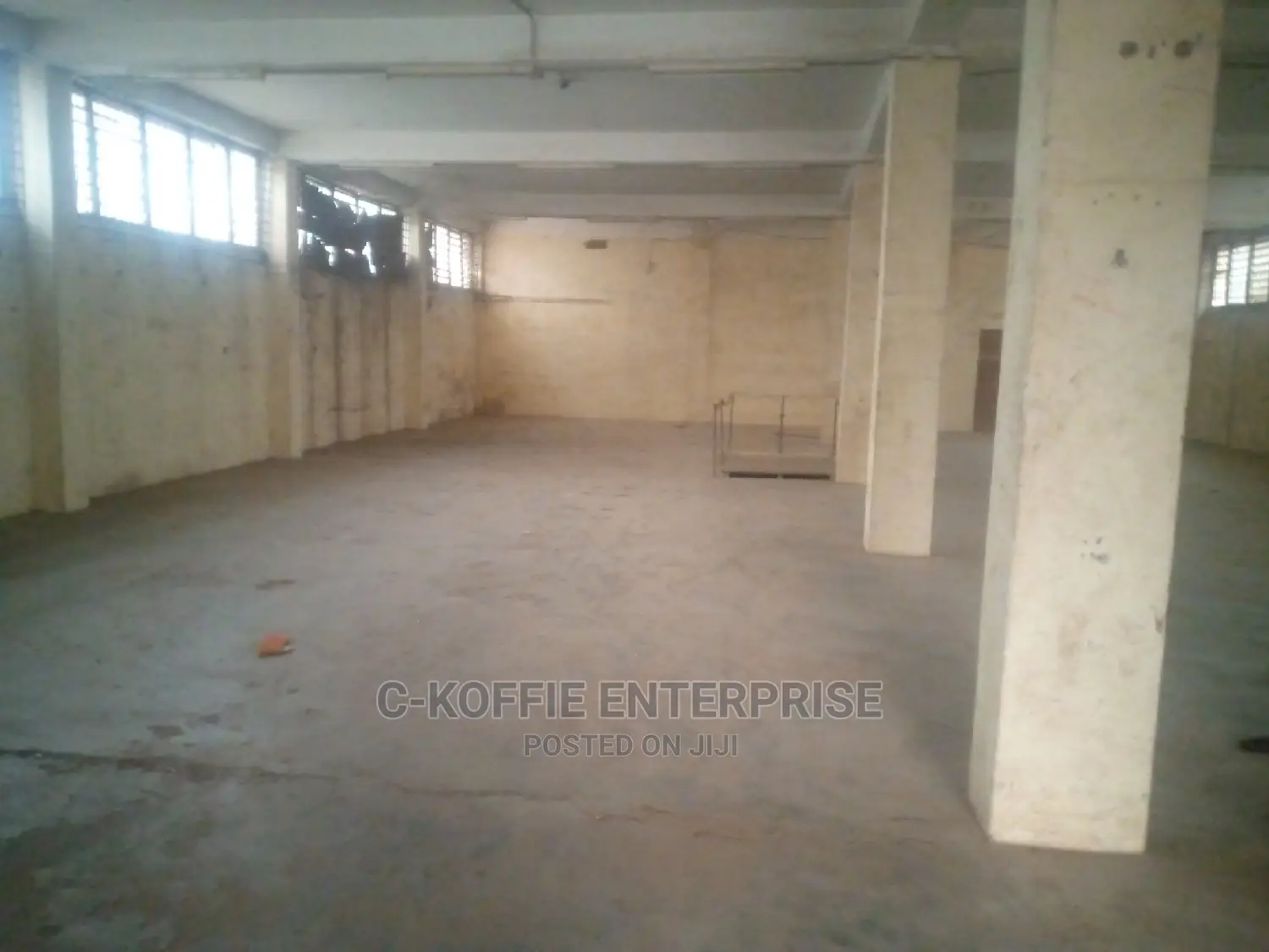 350 Sqm Warehouse at Tesano for Rent