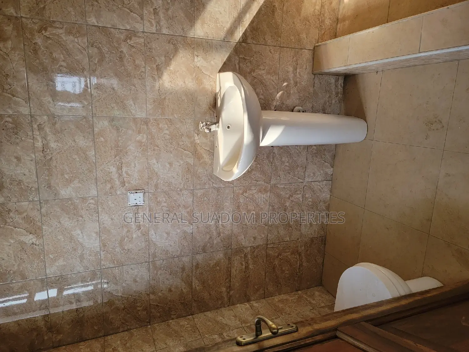 6bdrm Duplex in Suadom Properties, Baatsona Total for Sale