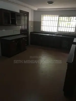 4bdrm House in Achimota for Sale