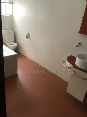 4bdrm House in Achimota for Sale