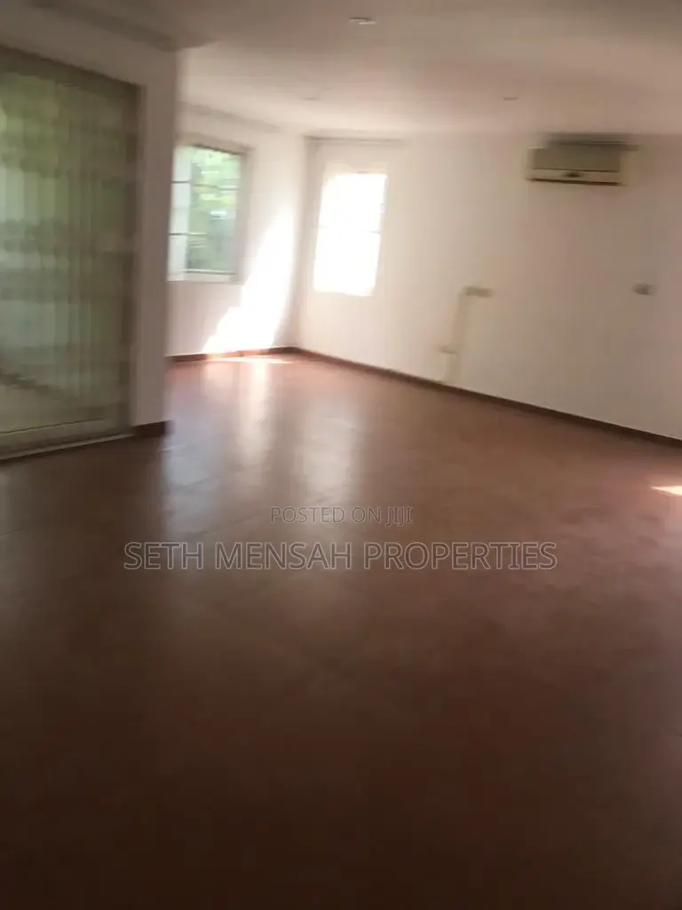 4bdrm House in Achimota for Sale