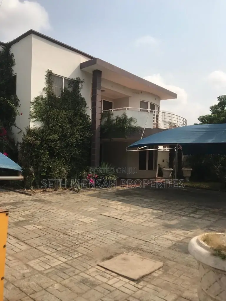 4bdrm House in Achimota for Sale
