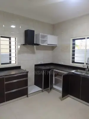 3bdrm House in Achimota for Rent