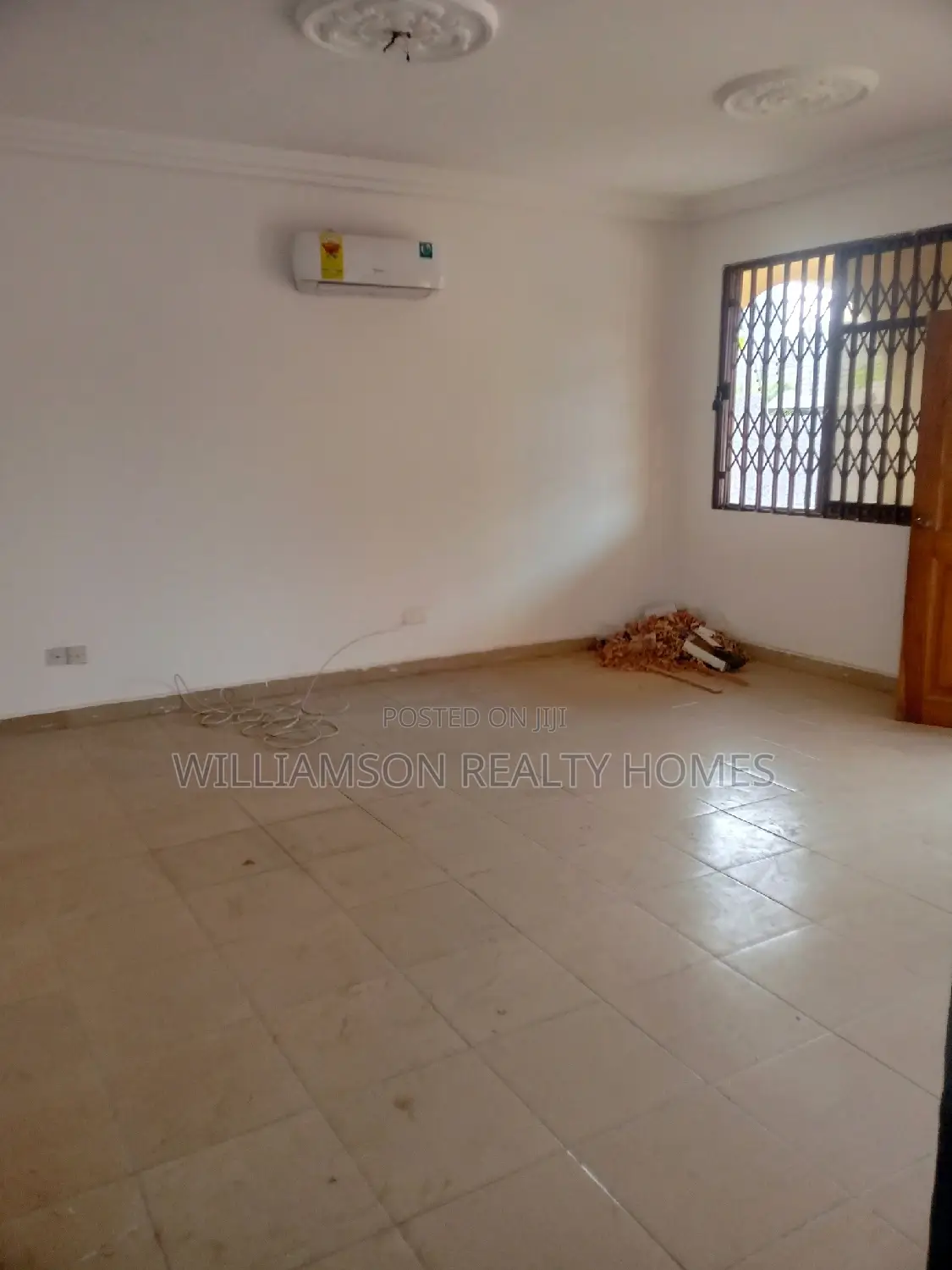 3bdrm Apartment in Community 18 Estate, Spintex for rent