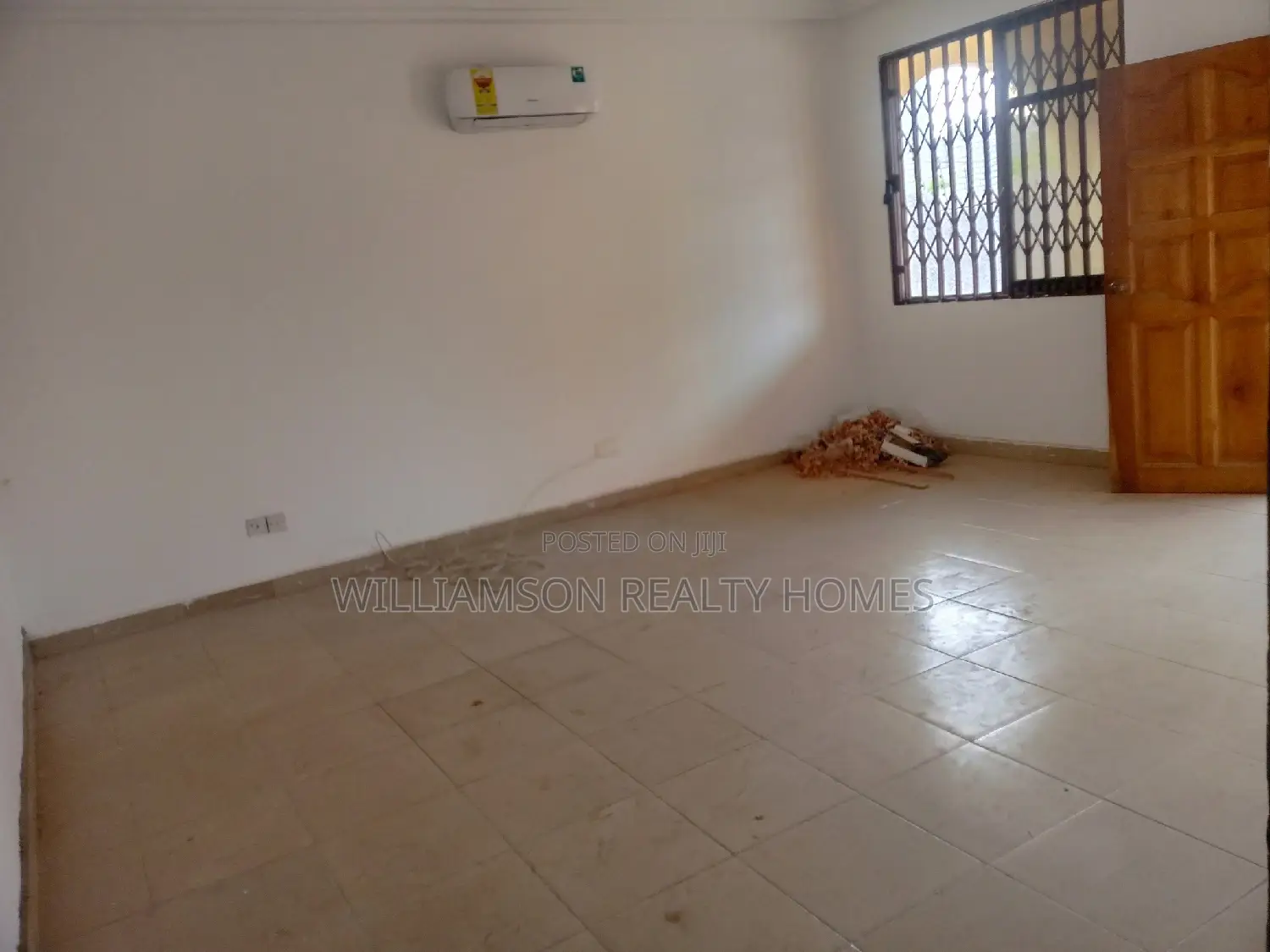 3bdrm Apartment in Community 18 Estate, Spintex for rent