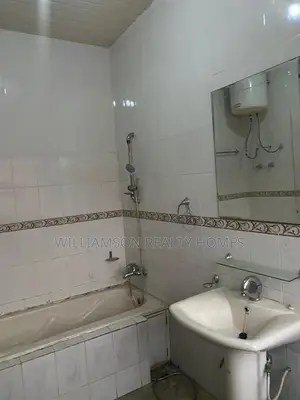 3bdrm Apartment in Community 18 Estate, Spintex for rent