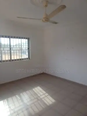3bdrm House in Achimota for Sale