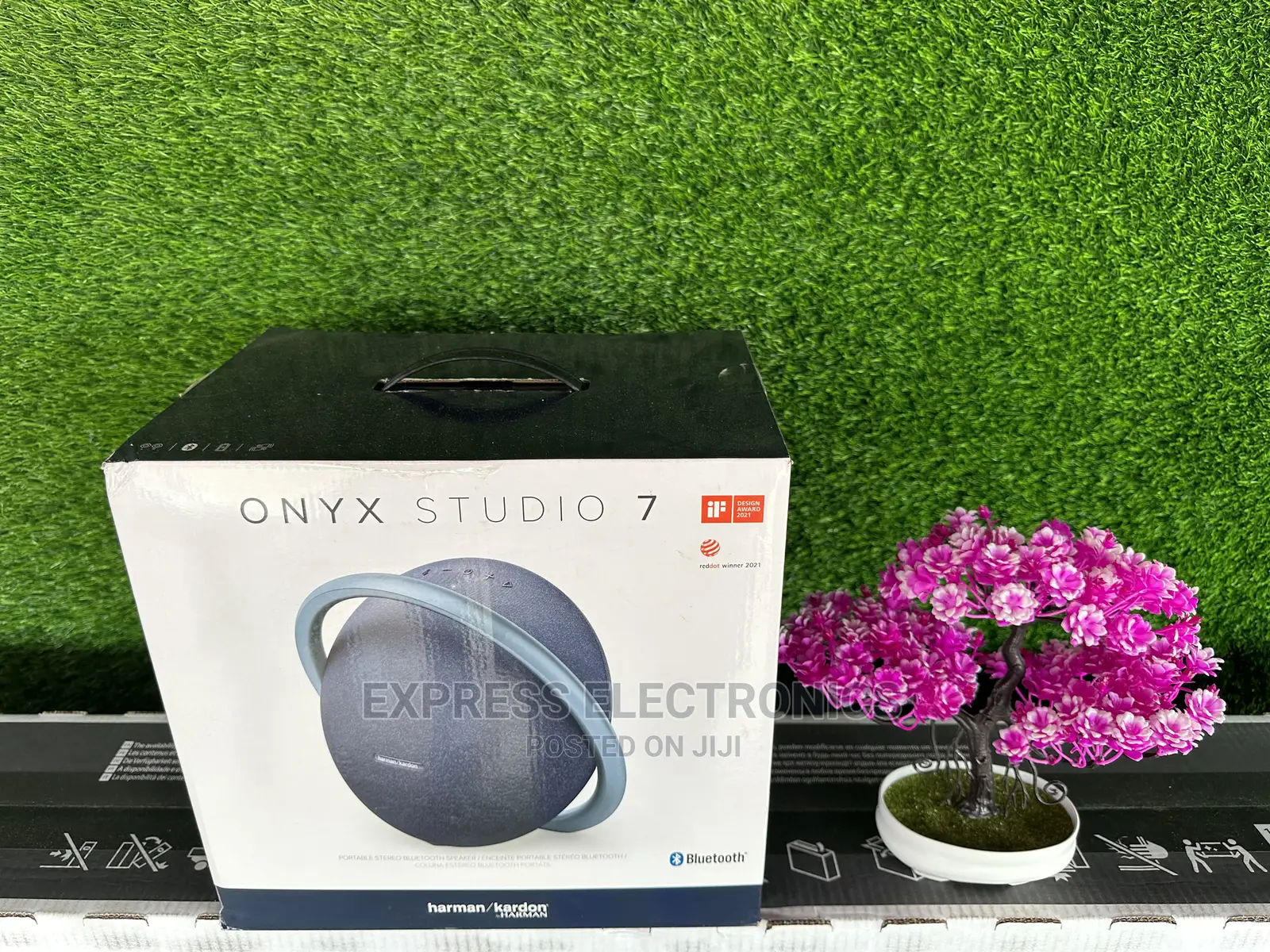 Connect/Enjoy Harman Kardon Onyx Studio 7 Speakers