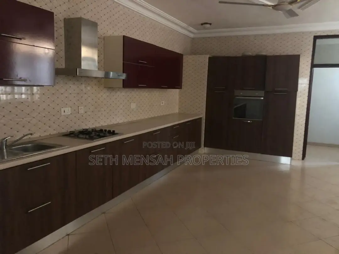 4bdrm House in Adjiriganor for Rent