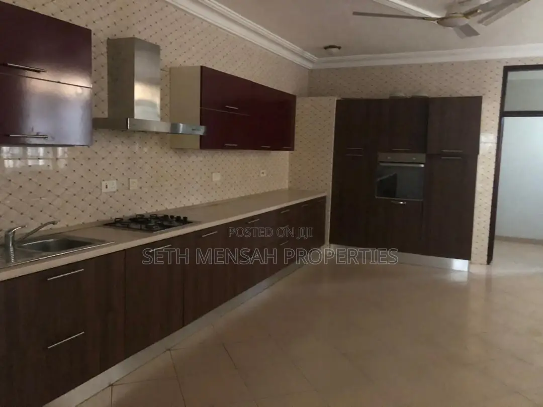 4bdrm House in Adjiriganor for Rent