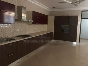 4bdrm House in Adjiriganor for Rent