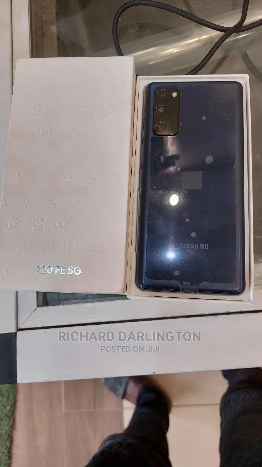 New Samsung Galaxy S20 FE 128 GB Blue