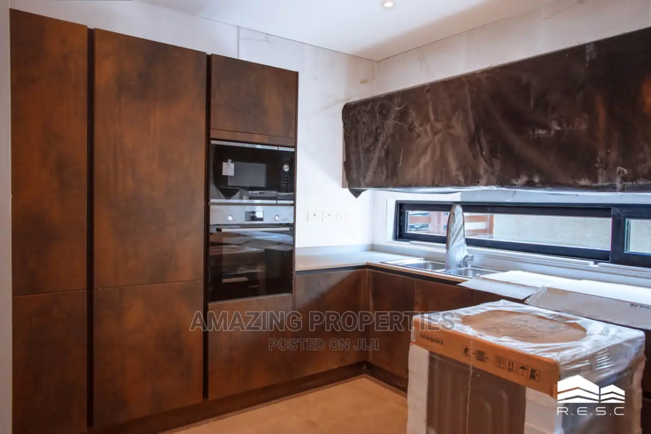 4bdrm House in Cantonments for Sale