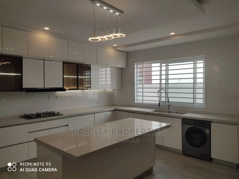 4bdrm House in Atasamanso, Kumasi Metropolitan for Sale