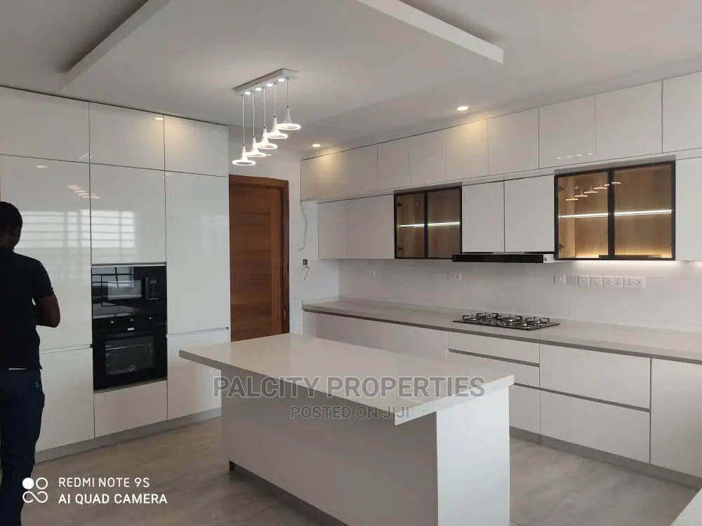 4bdrm House in Atasamanso, Kumasi Metropolitan for Sale