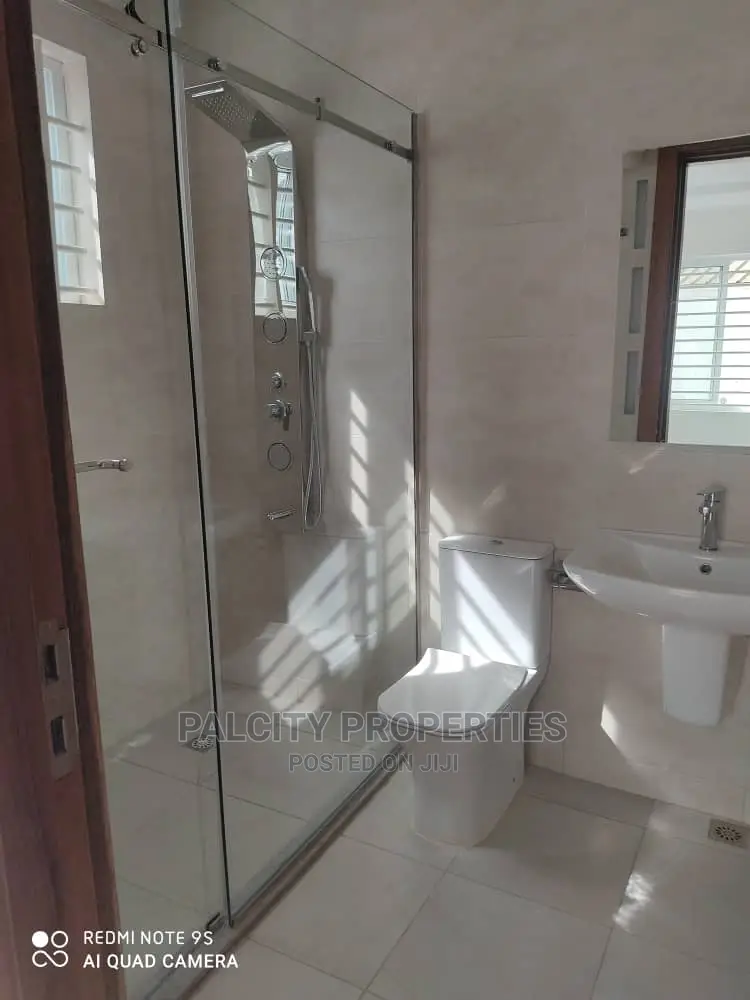 4bdrm House in Atasamanso, Kumasi Metropolitan for Sale