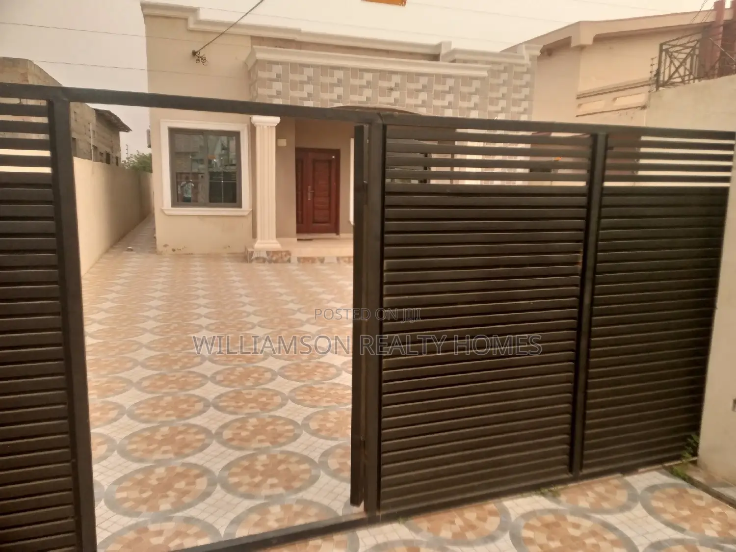 Furnished/Luxury 3bedrms Self Compound at Spintex
