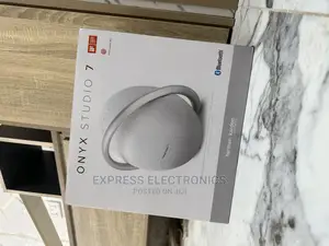 Grey Wireless Bluetooth Battery  Powered 7onyx Studio