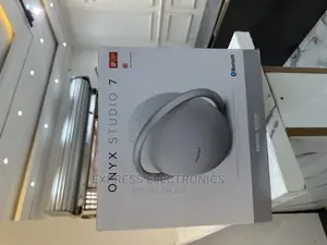 Built in Li-On Rechargeable Battery  Onyx7 Studio