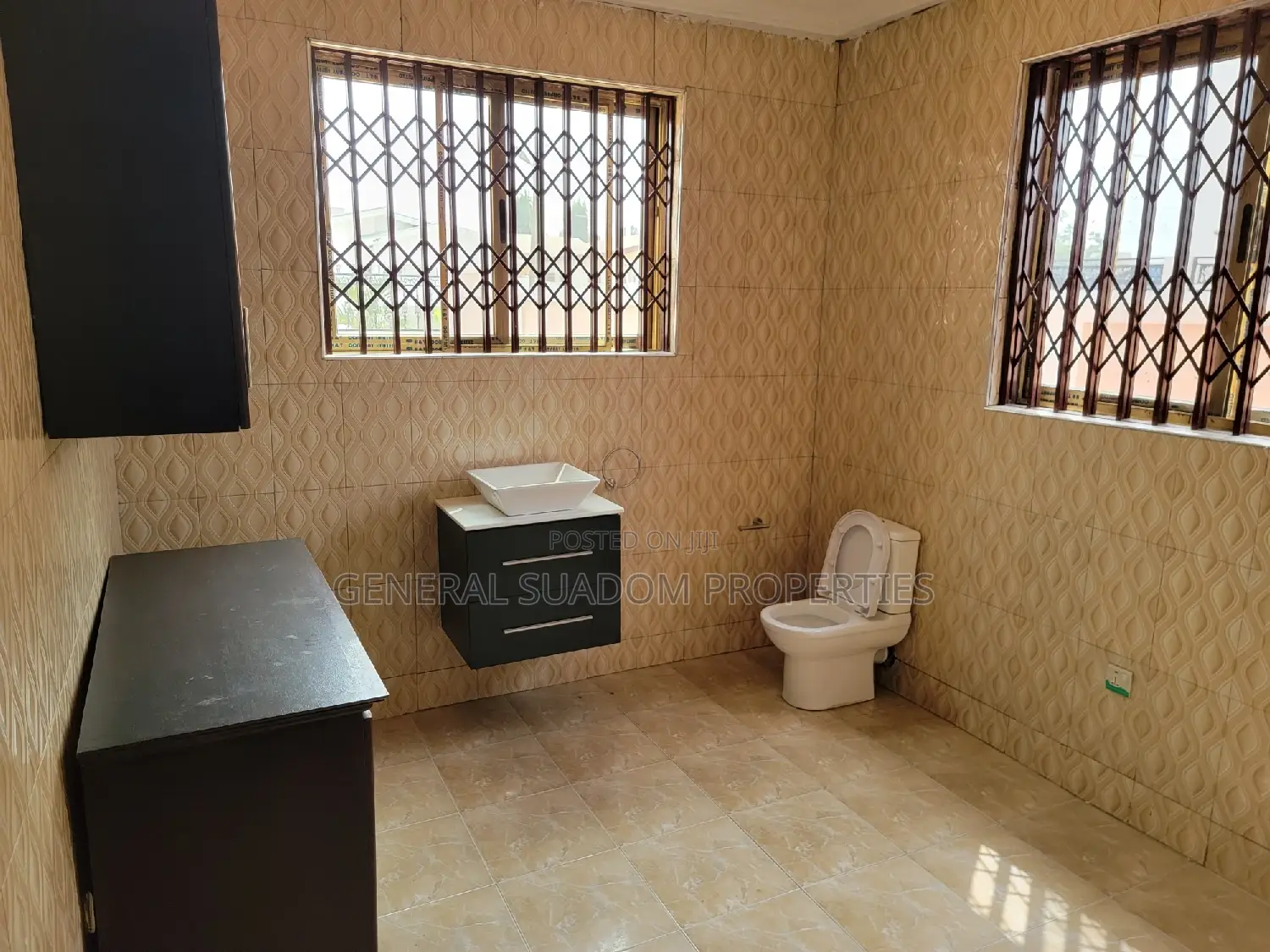 3bdrm Apartment in Suadom Properties, Baatsona Total for rent