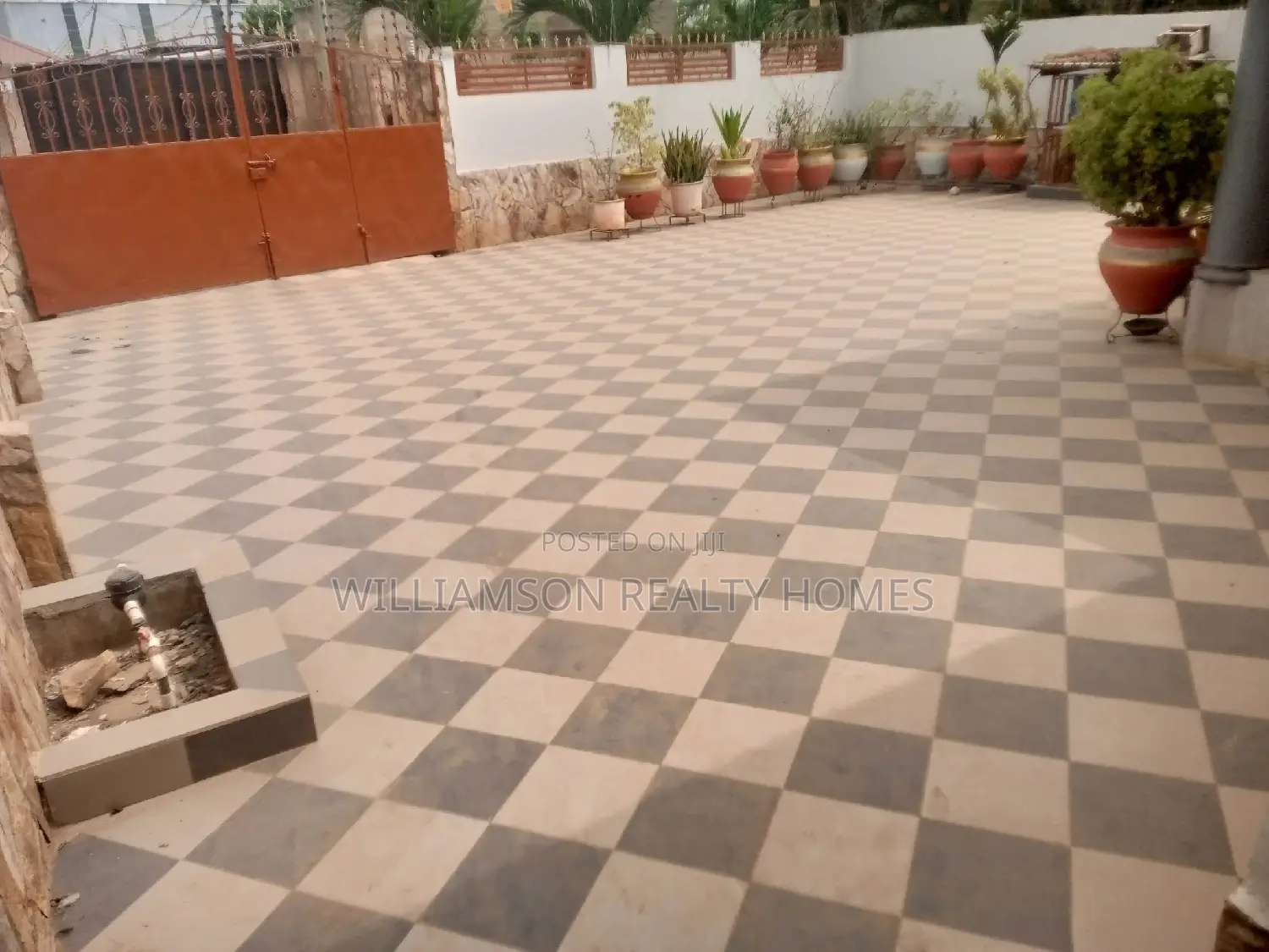 3bdrm House in Community 18, Spintex for rent