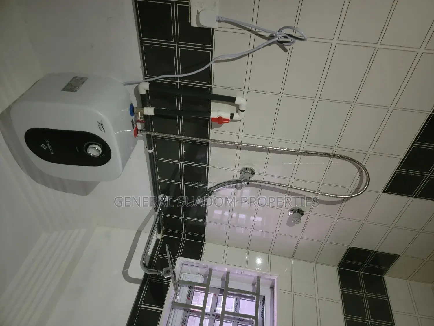 3bdrm House in Suadom Properties, Baatsona Total for rent