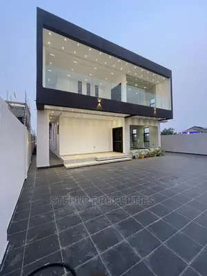 4bdrm Mansion in Adenta for Sale