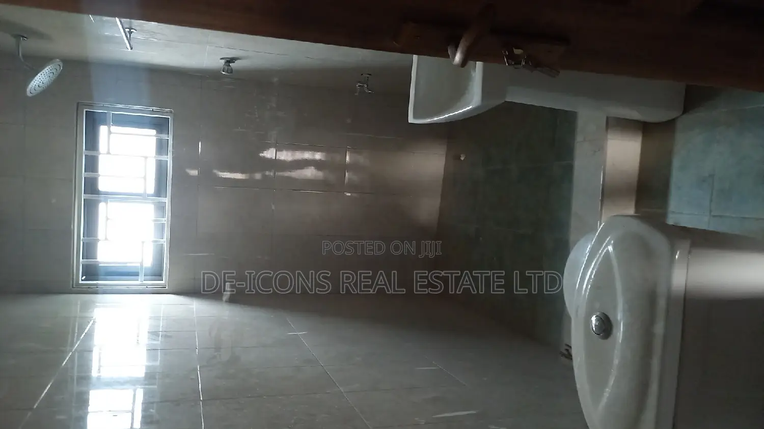 1bdrm Duplex in De-Icons Real Estate, Awutu Senya East Municipal