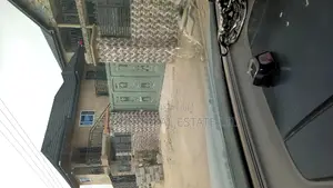 1bdrm Duplex in De-Icons Real Estate, Awutu Senya East Municipal