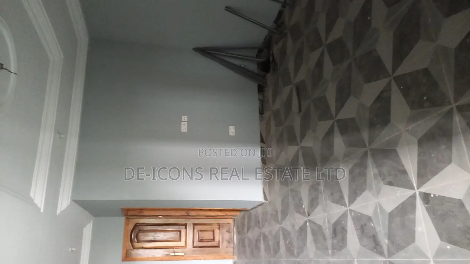 1bdrm Duplex in De-Icons Real Estate, Awutu Senya East Municipal