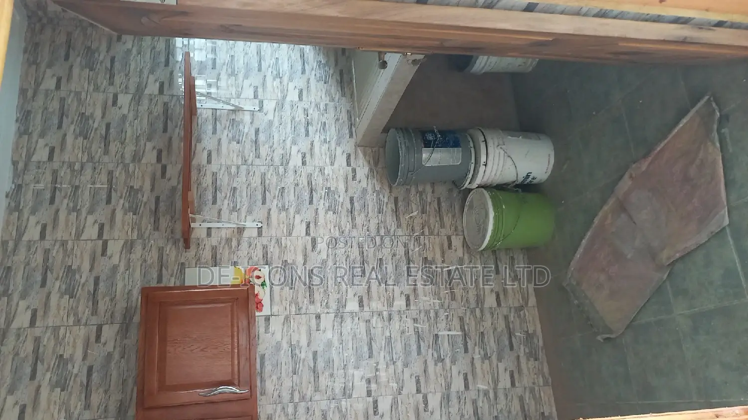 1bdrm Duplex in De-Icons Real Estate, Awutu Senya East Municipal