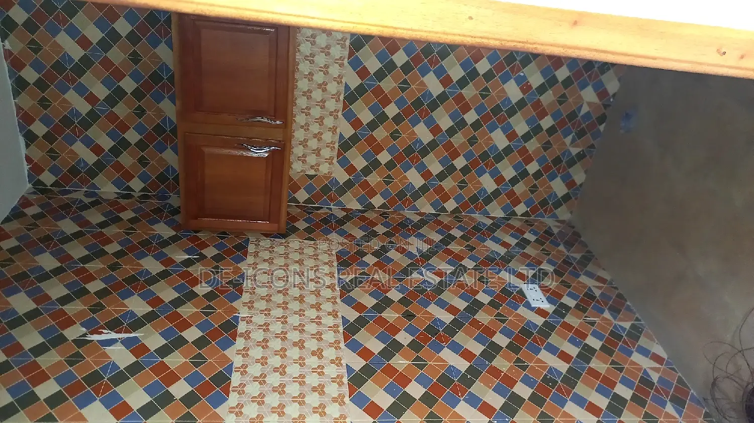 1bdrm Duplex in De-Icons Real Estate, Awutu Senya East Municipal