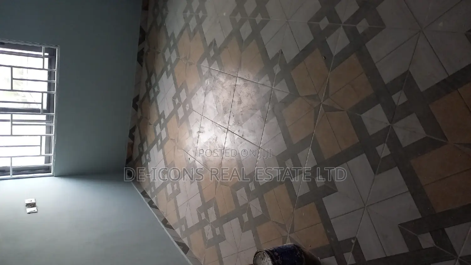 1bdrm Duplex in De-Icons Real Estate, Awutu Senya East Municipal