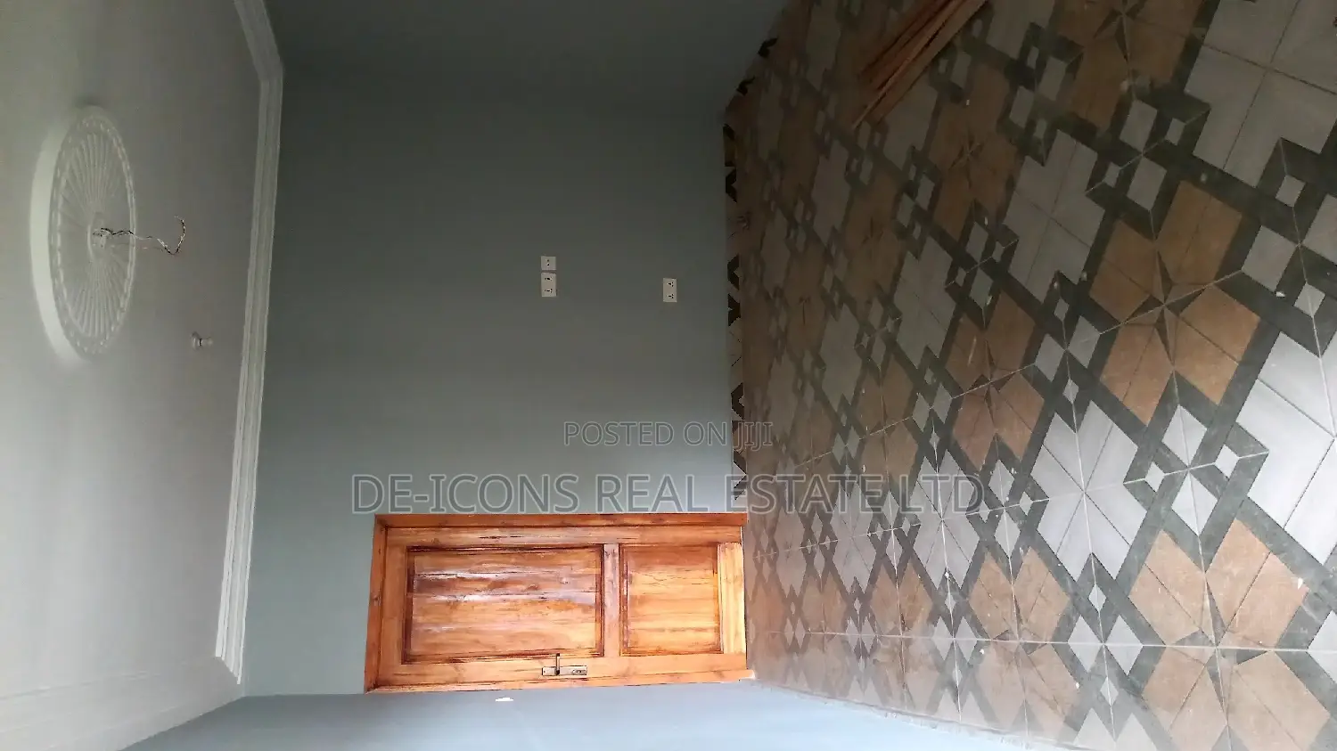 1bdrm Duplex in De-Icons Real Estate, Awutu Senya East Municipal
