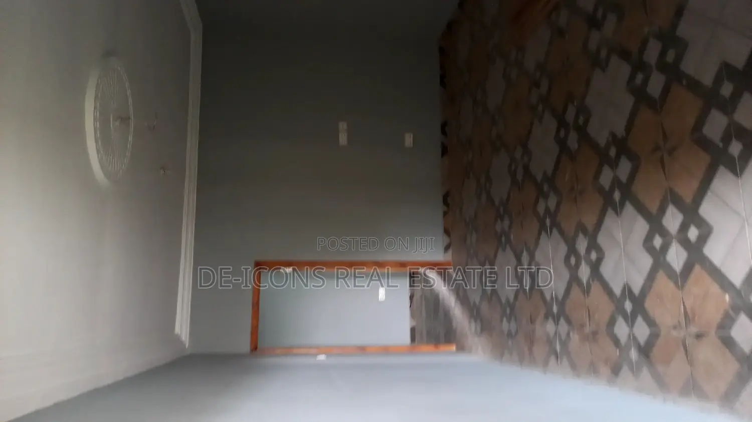1bdrm Duplex in De-Icons Real Estate, Awutu Senya East Municipal