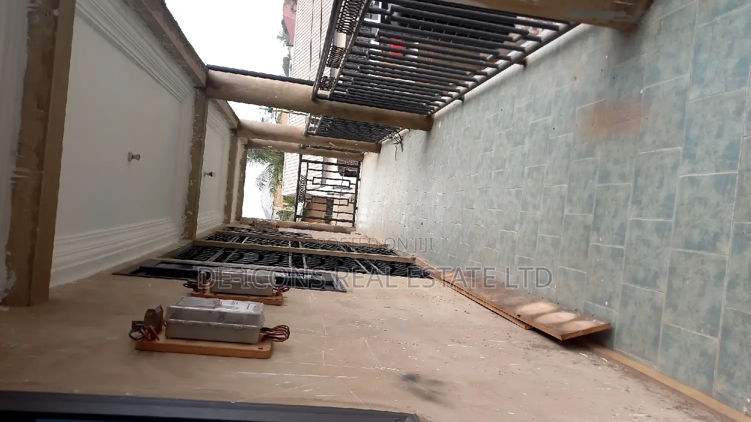 1bdrm Duplex in De-Icons Real Estate, Awutu Senya East Municipal