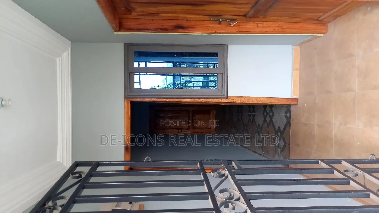 1bdrm Duplex in De-Icons Real Estate, Awutu Senya East Municipal
