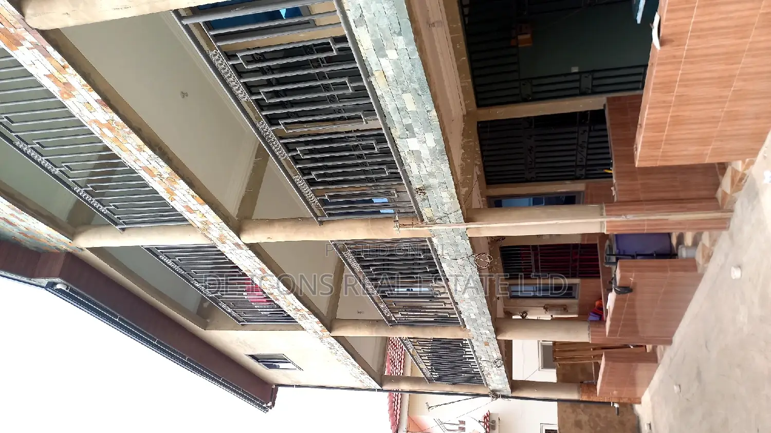 1bdrm Duplex in De-Icons Real Estate, Awutu Senya East Municipal