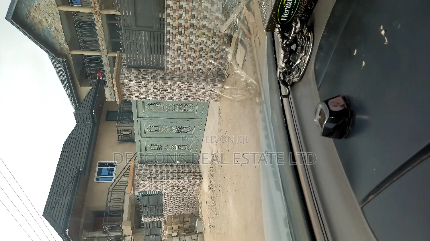 1bdrm Duplex in De-Icons Real Estate, Awutu Senya East Municipal