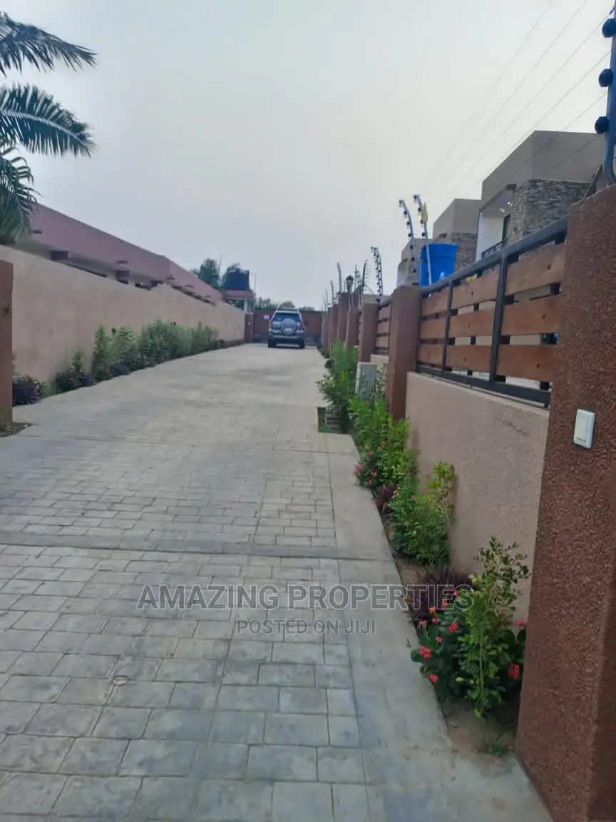 3bdrm House in Spintex for Rent