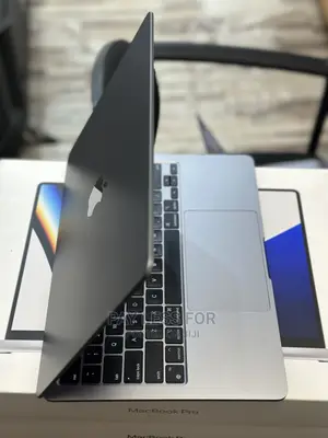 Laptop Apple MacBook Air 2022 M2 8GB Apple M2 SSD 256GB