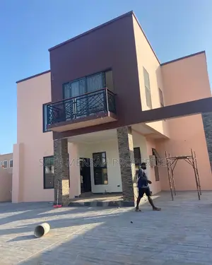 4bdrm House in Adjiriganor for Rent