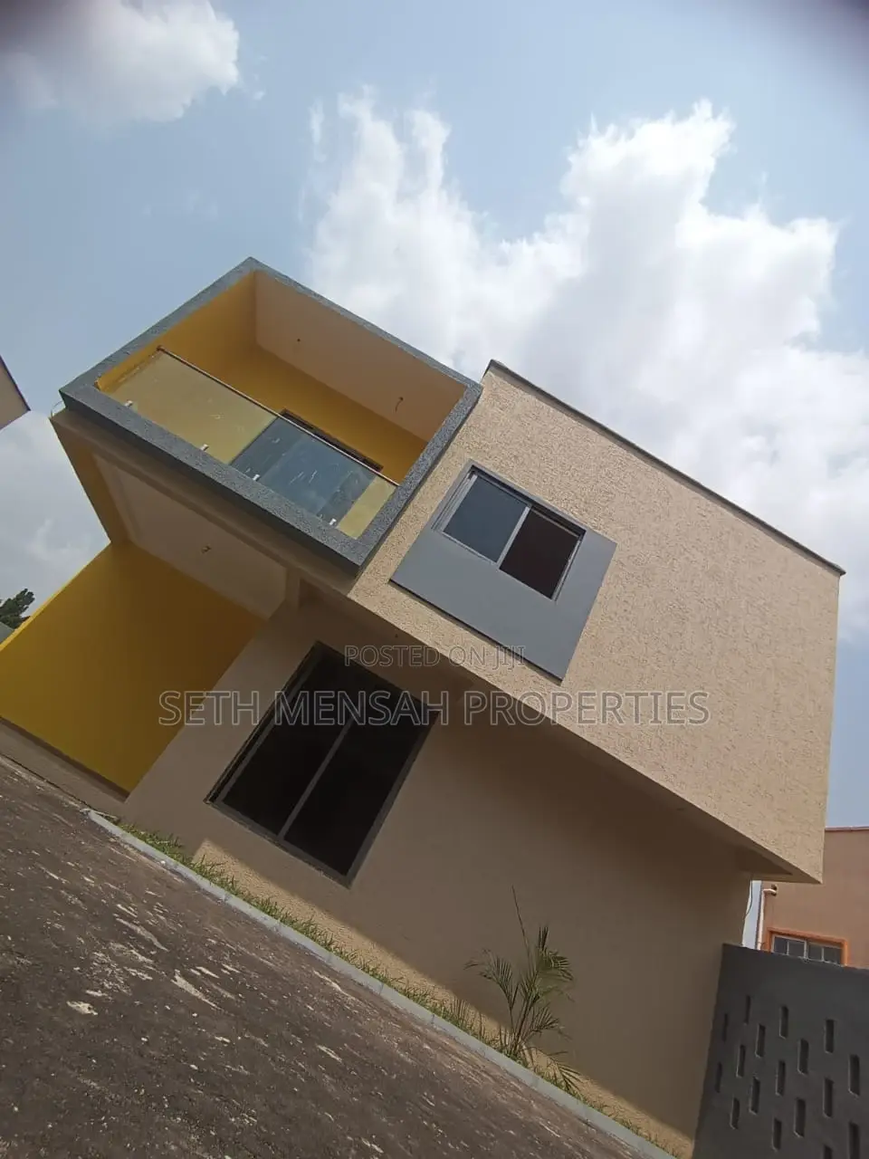 3bdrm House in North Legon for Sale