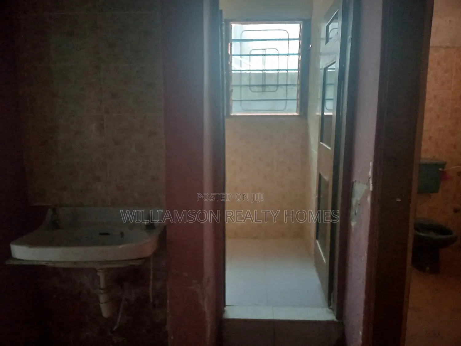1bdrm Apartment in Community 18, Spintex for rent