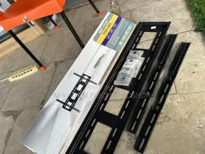 32”-100” Universal Fixed Wall Mount