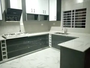 5bdrm House in Achimota for Sale