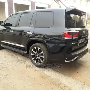 Car Rental Service Landcruisers V8 Ready for Rent in Ghana